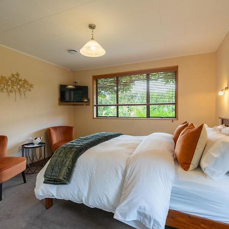 Alpine Rock B&B Te Anau Eksteriør billede