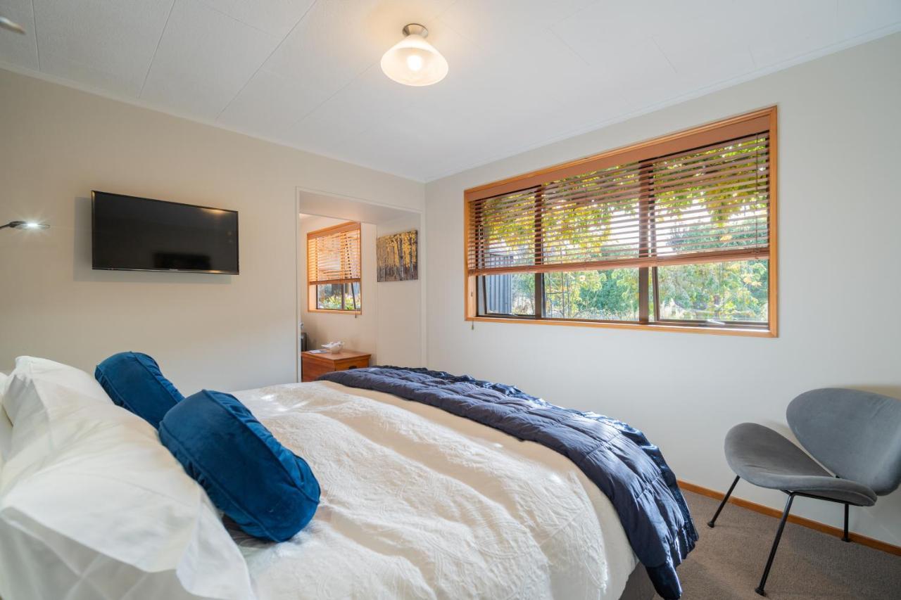 Alpine Rock B&B Te Anau Eksteriør billede